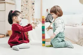 男孩比女孩晚熟？男孩女孩差别有多大？科学解读图片