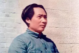 珍贵老照片，有60年烟龄的“超级烟民”毛泽东“烟”图集图片
