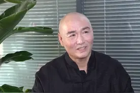 44岁法印曝拍戏往事，佛珠保存28年，三德子紫砂壶涨到30万图片