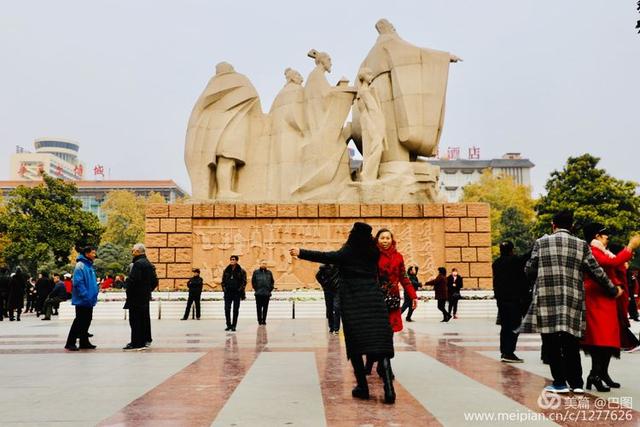 高手在民间，演出自娱自乐，洛阳周王城广场民间曲艺乐园