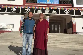 别君去兮何时还，且放白鹿青崖间，须行即骑访名山图片