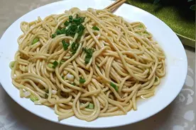 公司效益好，老板请员工吃便饭，7菜2汤2主食，有你喜欢吃的吗图片