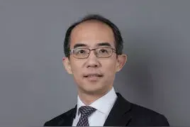 面对美国制裁，他临危受命接任总裁，带领中兴实现全年营收超900亿！图片