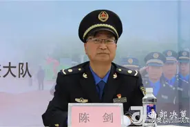 将群众的小事始终放在心上——群众身边的优秀共产党员陈剑图片