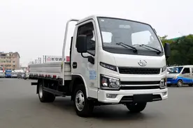 搭载1.9升柴油机，能拉2吨货，跃进S80小卡卖7万值吗？图片