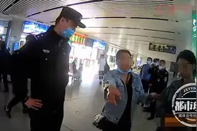 未成年女孩恋上中年男主播，多次打赏数万元，还转走15万离家出走图片