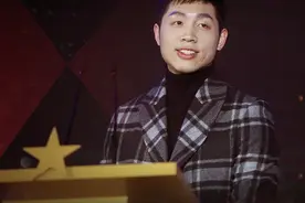 成了副主席，许昕离退役不远？一切取决于2点图片