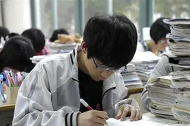 “高一现象”盛行，班主任：这几个问题不解决，高考会有很大麻烦图片