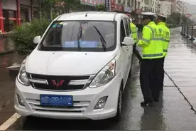 后备箱装年货被罚200！车主：后备箱不装东西装什么？图片