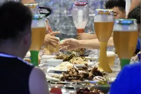 一杯精酿啤酒，一顿伏羊节烧烤，这才算一个完美的夏天图片