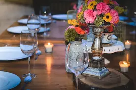 农场吸睛大法，怎样布置一张浪漫的餐桌？图片