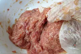 牢记这3种调肉馅的诀窍，无论是做包子饺子或者炸丸子，特别好吃图片