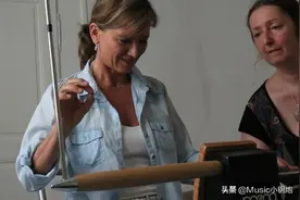 特雷门琴演奏《我的太阳》迷幻的音色，婉转凄凉、如泣如诉图片