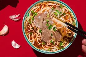 手机美食摄影-面条拍摄构图图片