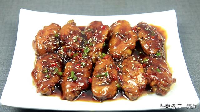 厨师长教你在家做鸡翅，步骤比例全在这，简单健康比卖的还好吃