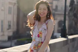 当一个女人连装都懒得装的时候，她必定是伤透了心图片