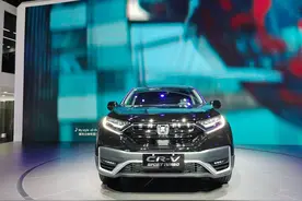 作为全球战略车型的CR-V和奇骏该怎么选？请往这边看图片