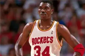 NBA十大盖帽狂人 大鲨鱼第八 哈基姆·奥拉朱旺是超级中锋图片