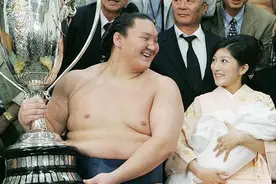 日本相扑又肥又丑，为何日本女孩争着嫁？图片