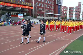 通辽市实验小学2021年春季田径运动会开幕图片