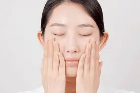 肌肤干燥敏感易泛红？韩束“小蓝瓶”，温和调理，养出健康水嫩肌图片