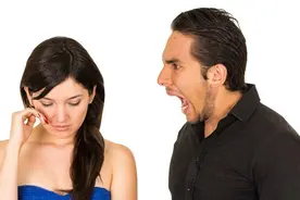 女主人出差，男主人却出轨女保姆，最终害人害已图片