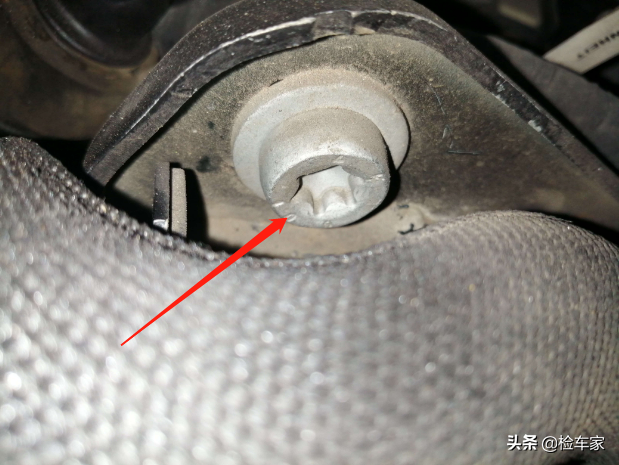 为啥奔驰S400L30万都没人买？网友：换块电池10万，爱得起伤不起