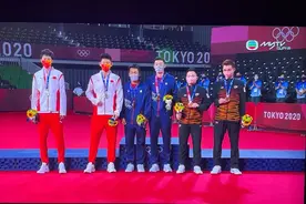 羽毛球男双，你可害臊图片