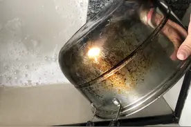 教你一招旧锅变新锅图片