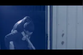 有没有注意到妹子腿上的勒痕视频封面