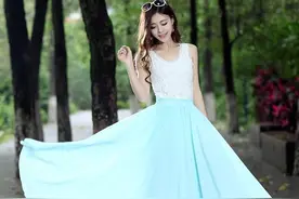 日常百搭｜大码T恤：选裙子顾忌太多，不如试试大码T恤图片