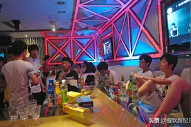 为何KTV服务员老是隔几分钟，就往包间瞧一下？离职员工揭内幕图片