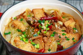 白菜炖粉条，直接下锅是错的，教你正确做法，上桌汤都能喝完图片