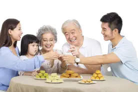 为何老人惦记的，往往却不是最孝顺的孩子呢？三个原因说出了真相图片