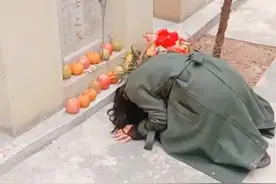 女儿等了二十多年终于见到自己的功勋父亲，向烈士致敬图片