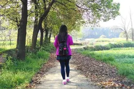 女孩面对歹徒怎样做能够自保图片