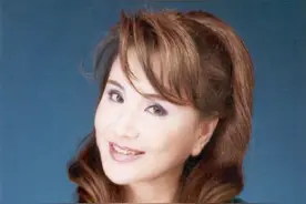 3岁成赚钱机器，17岁救母被家暴12年，63岁2女不认无所依图片