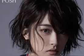 沈月点媒婆痣出镜，凌乱发型演绎日系少年风，这次终于被夸了！图片