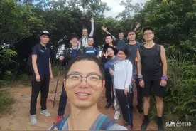 徒步深圳远足径第二段梅林后山，背了大西瓜上山，格外的甜图片