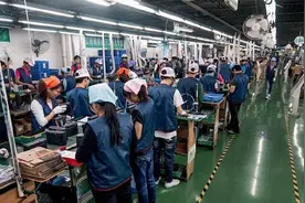 中国年轻人为何不愿意当工人了？图片