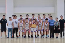 泉州七中获2020年福建省青少年校园篮球联赛暨中学生篮球锦标赛高中组冠军图片