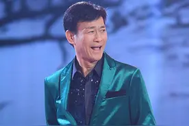 年过大半百的郑少秋，他是如何做到一直都是风度翩翩的公子的？图片
