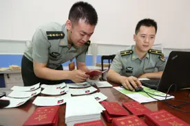 “军队文职”招聘遇冷，月薪近万无人报考，背后原因很真实图片