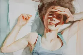 她的水彩画会发光，一幅漂亮的女人像，秘诀就是多加水​图片