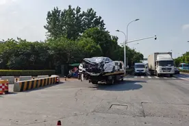 前一秒随意变道，下一秒后悔莫及！图片