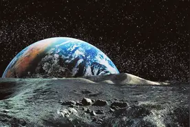 我们都被NASA“骗”了？神舟13号宇航员出舱后，暴露了真实的太空图片