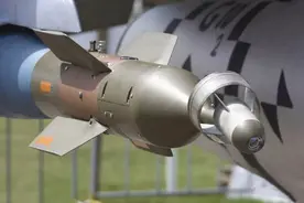 用激光笔可以引导激光制导炸弹吗？图片