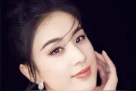 黄圣依晒老公杨子送的玫瑰花兔子秀恩爱：总有一个人让你相信爱图片