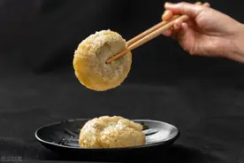 炸糕正宗的做法，糖馅不流，软糯香甜不粘牙，简单易学零失误图片