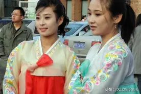 朝鲜男性挣的钱不多，工资都不够自己开销，为何地位还如此之高？图片